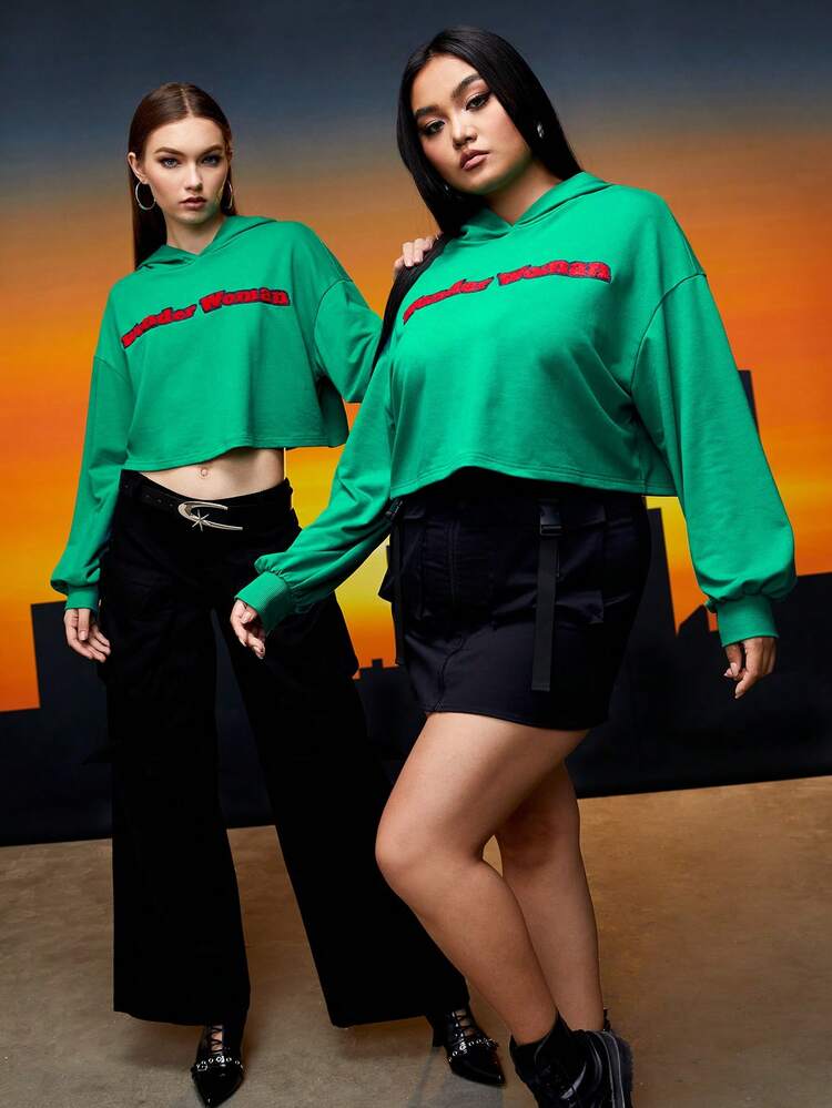 WONDER WOMAN X SHEIN 加大码单件字母和数字图案落肩卫衣 - 綠色 - 查看 2