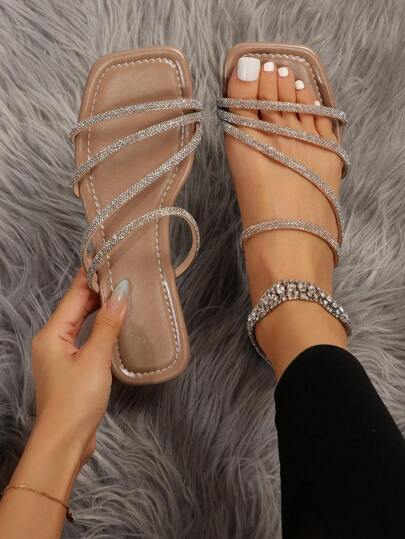 女士时尚水钻装饰平底套脚凉鞋，适合约会、购物、聚会、派对、通勤、商务场合以及春夏穿搭。