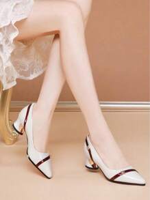 女性高跟單鞋在雙顏色,雕刻,帶尖頭 - 米色 - 查看 5