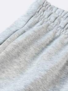 Manfinity Fever City 男士標語圖案腰部抽繩短褲 - 淺灰色 - 查看 4