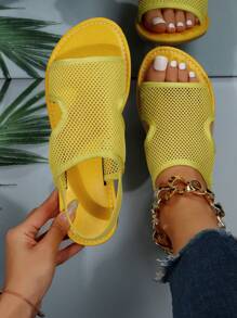 Plus Size Women's Flat Sandals, Beach Slippers For Summer, European And American Style - Yellow - View 1
