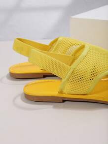 Plus Size Women's Flat Sandals, Beach Slippers For Summer, European And American Style - Yellow - View 4