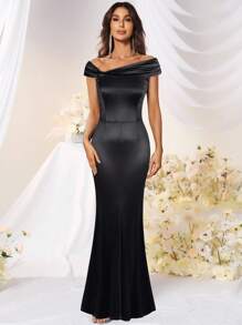 MUXXN Mermaid Hem Satin Prom Dress - Black - View 1