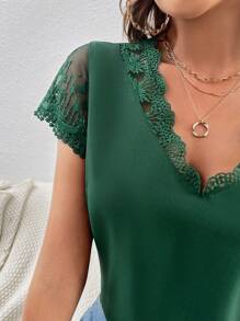 SHEIN Frenchy Áo cánh tay ngắn thanh lịch cổ chữ V phối ren màu trơn dành cho nữ - Màu xanh lá cây đậm - Xem 4