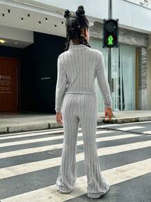 SHEIN Tween Girl 1pc Mock Neck Tee & 1pc Flare Leg Pants - Light Grey - View 3