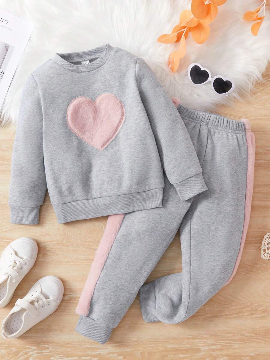 SHEIN Young Girl Heart Patched Sweatshirt & Contrast Side Seam Sweatpants