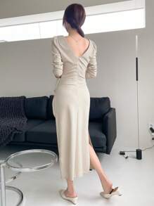DAZY 素色褶邊高衩連衣裙 - 米色 - 查看 2