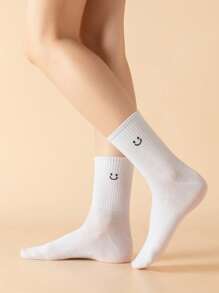 JORD.DESIGNS Artist Girlcore 3pairs Fashionable Mid-Calf Socks With Letter Pattern, Holiday - White - View 2