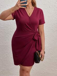 SHEIN Privé 大碼素色側打結圍裹式連衣裙 - 酒紅色 - 查看 3