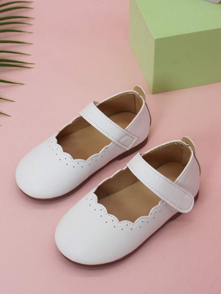孩子們的女孩貝殼邊瑪麗珍平底鞋