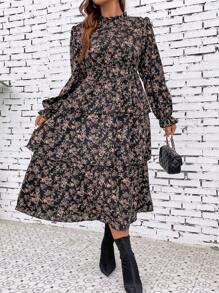 SHEIN LUNE Vestido largo con estampado floral, manga de campana y volante en el bajo para mujer talla grande - Negro - Ver 3