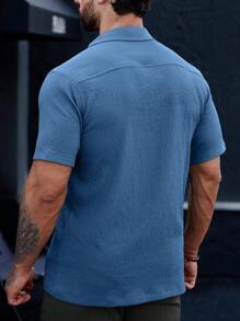 Manfinity Homme Men Solid Button Up Pocket Patched Shirt, Blue Button-Down Shirt, Men's Short Sleeve Shirt, Men's Casual Shirt - Blue - View 2