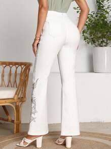 SHEIN Jeans de pierna amplia con diamante de imitación con patrón floral - Blanco - Ver 2