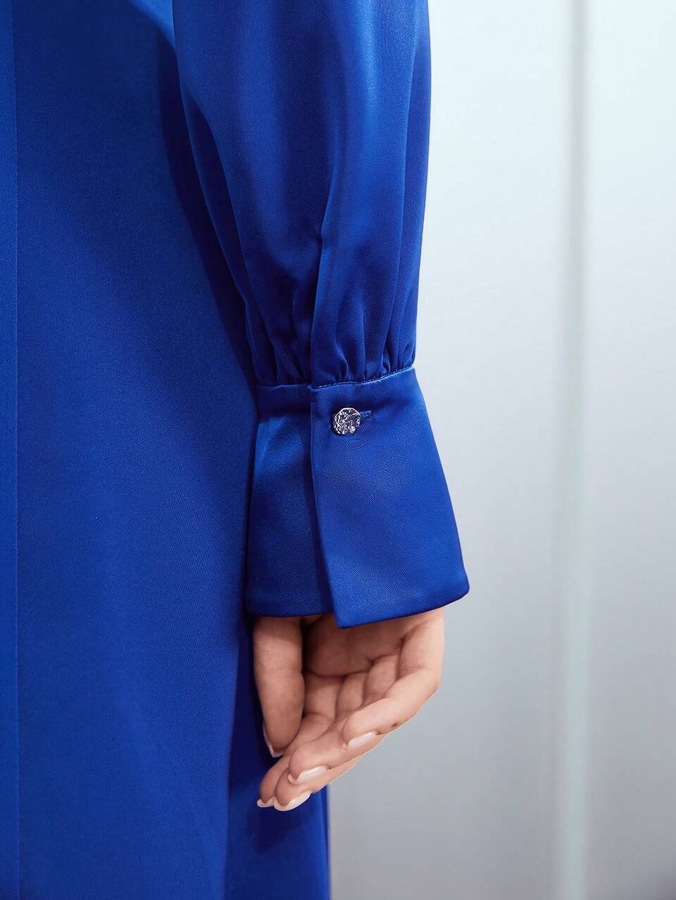 MOTF KEYHOLE TWIST DRESS