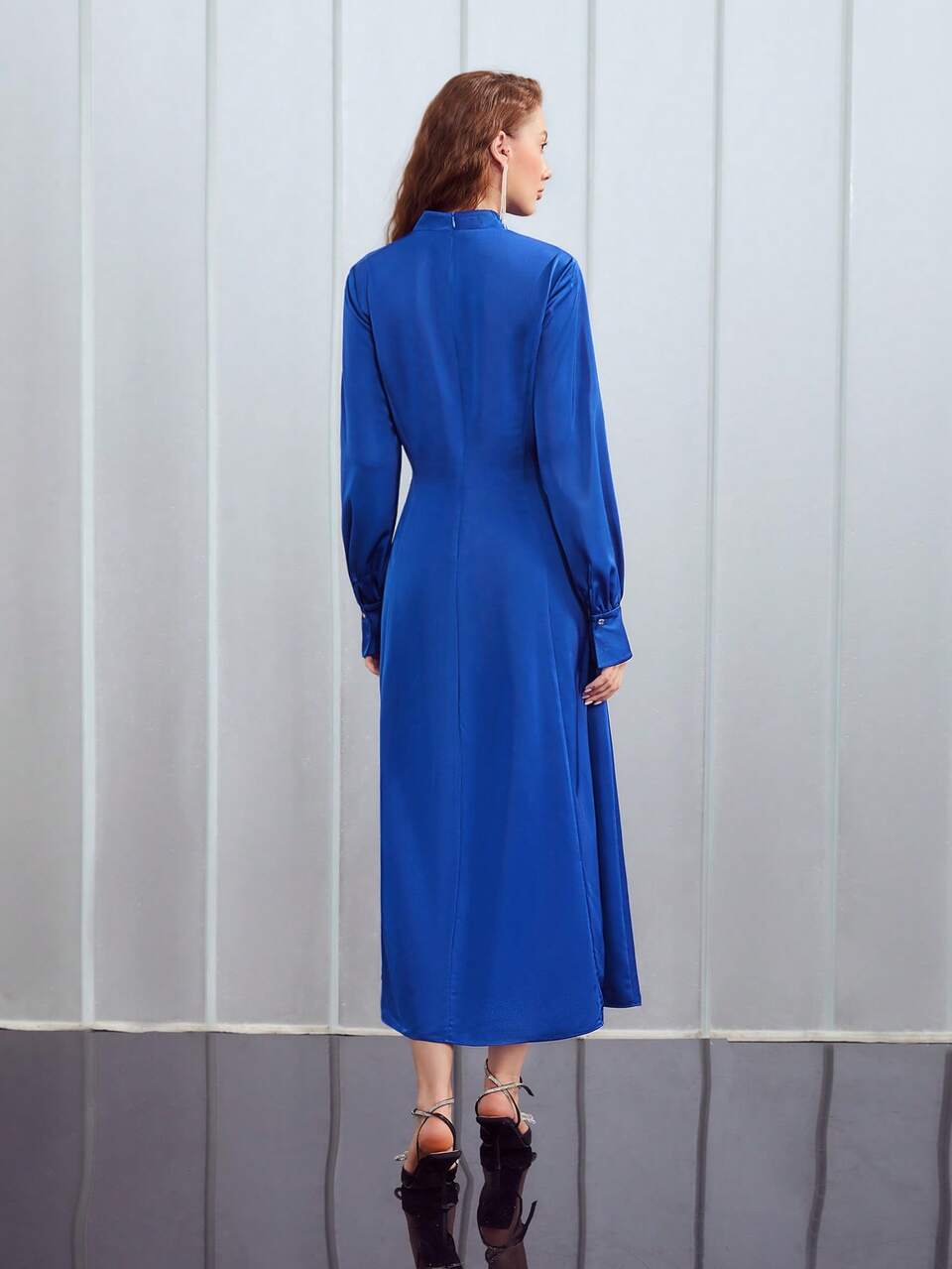 MOTF KEYHOLE TWIST DRESS