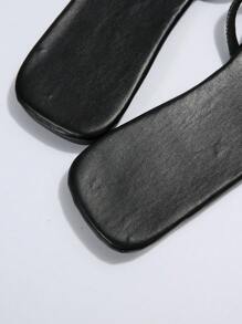 Dép xỏ ngón đính đá lông thú cho nữ, Dép xỏ ngón phong cách tiên nữ đế bằng mới, Giày mùa hè - màu đen - Xem 9