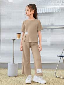 SHEIN 女大童字母補丁細節T恤&下擺開叉長褲 - 卡其色 - 查看 6