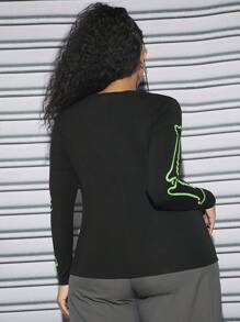 SHEIN CURVE+ Talla grande Camiseta Halloween estampado de esqueleto - Negro - Ver 2