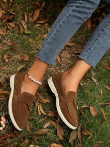 حذاء لوفر كاجوال بريطاني مريح للسيدات بمقاسات كبيرة موسم خريف 2025