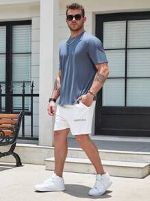 Manfinity Homme Nam Plus Đồ họa Chữ cái Áo thun - Màu xanh bụi bặm - Xem 4