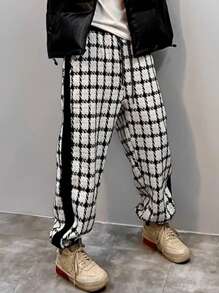 Manfinity EMRG 寬鬆款男士格紋印花褲,帶對比側縫和束口腰帶 - 黑與白 - 查看 1
