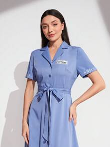 Mulvari Đồ họa Chữ cái Cổ bẻ Thắt lưng Váy sơ mi - Màu xanh lam - Xem 7