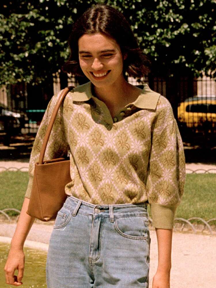 Top de punto con patrón floral de cuello polo de manga farol - Verde Oliva - Añade 7