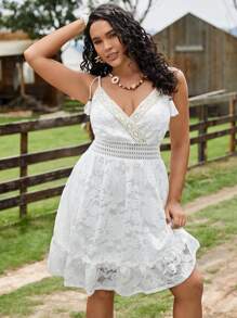 SHEIN VCAY Talla grande Vestido de tirantes con encaje en contraste bajo con fruncido