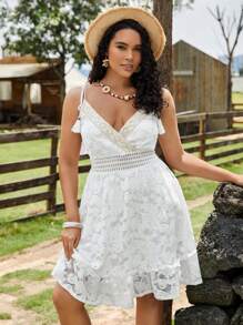 SHEIN VCAY Talla grande Vestido de tirantes con encaje en contraste bajo con fruncido