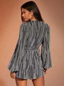 SHEIN BAE Surplice cổ Tay áo lồng đèn Thắt lưng Long lanh Romper - Đen và trắng - Xem 2
