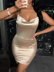 Allurite 垂領緞面吊帶緊身連衣裙 - 香檳色 - 查看 5