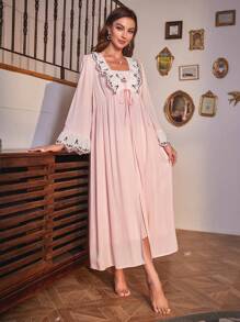 PalaceNights Floral Embroidery Cami Dress & Flare Sleeve Robe PJ Set / Pajama Set Holiday Season, Fall Winter Clothes - Pink - View 3