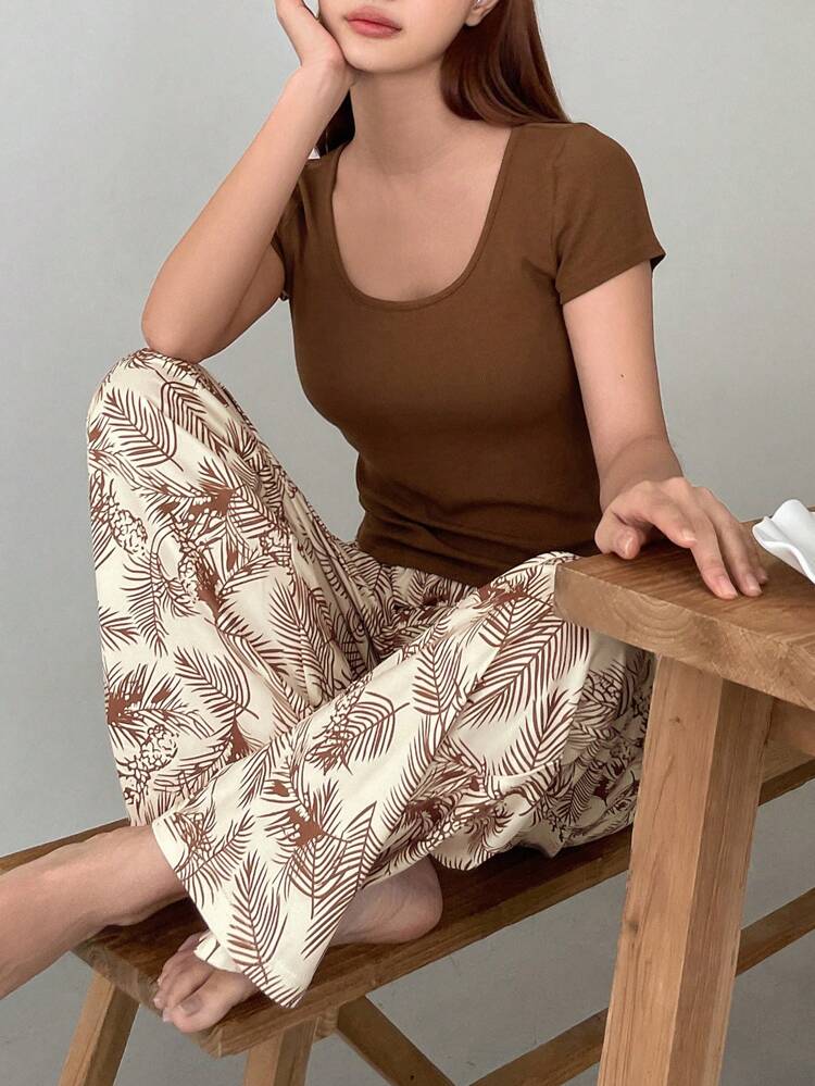 Solid Tee & Tropical Print Pants Lounge Set Pajama
