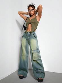 SHEIN ICON 翻蓋口袋毛邊緣工裝牛仔褲 - 中等水洗藍 - 查看 4