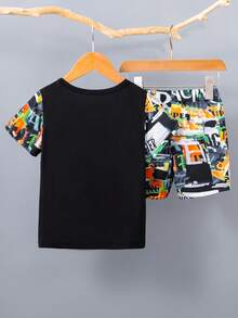 SHEIN 男小童字母圖案口袋貼布T恤和短褲 - 彩色 - 查看 2