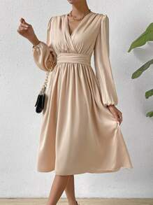 Chiquease Surplice cổ Tay áo lồng đèn Nếp gấp Phần Ngực Đầm - Màu be - Xem 4