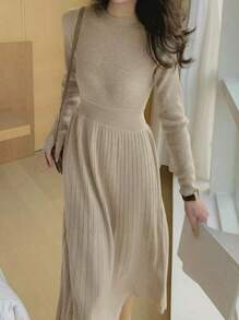 素色百褶下擺毛衣洋裝 - 卡其色 - 查看 1