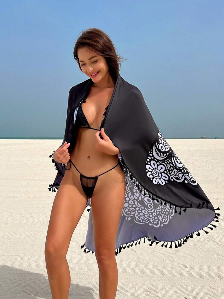 Butterfly Print Beach Blanket - Black and White - View 3