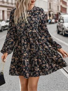 SHEIN Clasi Hängerkleid mit Blümchen Muster, Laternenärmeln, Rüschenbesatz,