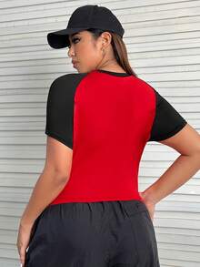 SHEIN EZwear Plus Letter Patched Detail Raglan Sleeve Tee - Red - View 2