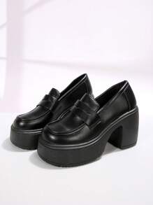 女性坡跟&防水台樂福鞋帶極簡風格設計