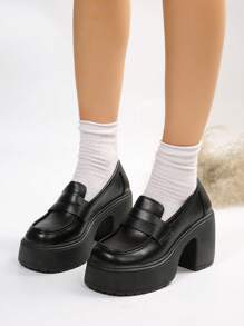 女性坡跟&防水台樂福鞋帶極簡風格設計