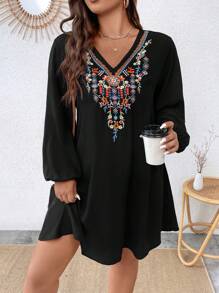 EMERY ROSE Talla grande Vestido con bordado floral de manga farol