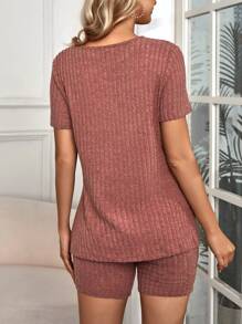 SHEIN Maternidad unicolor tejido de canalé Camiseta & de cintura ajustable Shorts - Color caoba - Ver 2