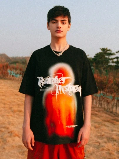 INFLATION Camiseta de manga corta informal con gráfico de letras y hombros descubiertos para hombres de talla grande, de verano