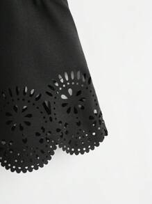 SHEIN LUNE 鏤空貝殼邊背心上衣 - 黑色 - 查看 3