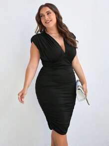 SHEIN Cottnline Plus Plunging Neck Ruched Bodycon Dress - Black - View 3