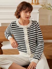 Poéselle 条纹扇贝边纽扣前开衫、长袖上衣、秋冬针织毛衣 - 黑與白 - 查看 8