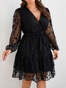 RueChic 大碼V領長袖蕾絲束腰優雅長裙 - 黑色 - 查看 1