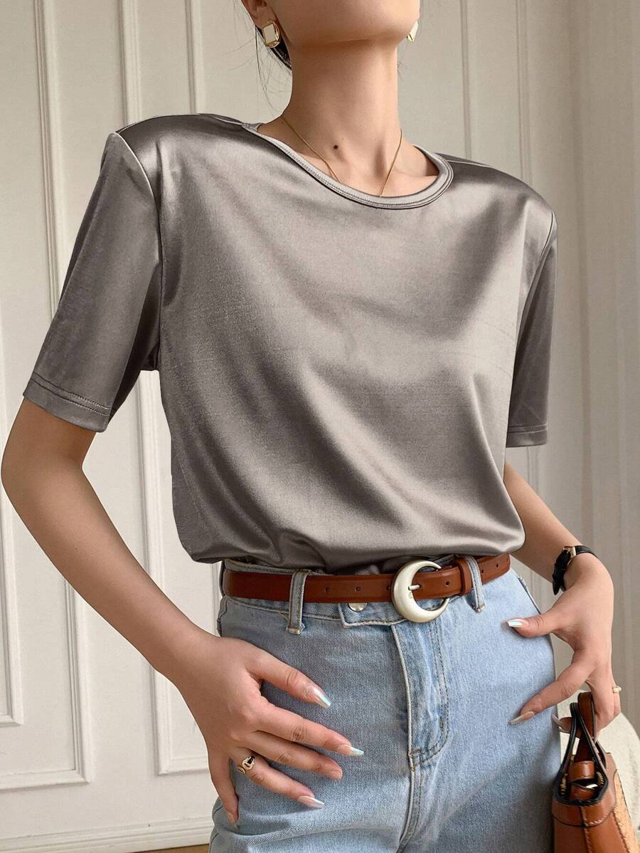 Dazy-Less 女士短袖 T 恤，适合派对和返校穿着 - 灰色 - 查看 1